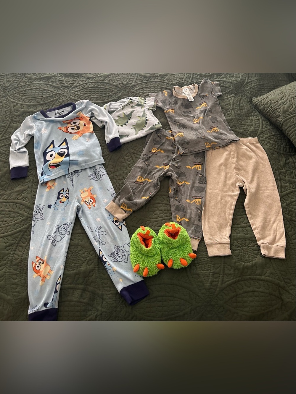 Bluey ,Gerber Gray and Yellow Construction Print Toddler Pajama Top bundle.
